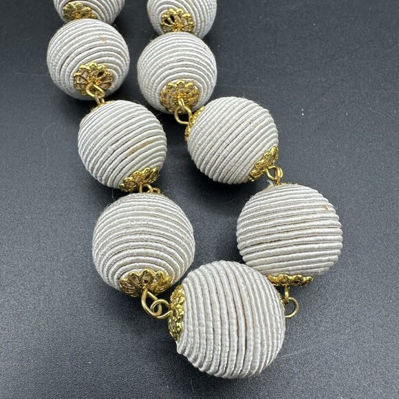 Vtg Cord Wrapped White Bead Ball Necklace Lightweight Gold Tone Caps Summer 21" - Picture 11 of 11